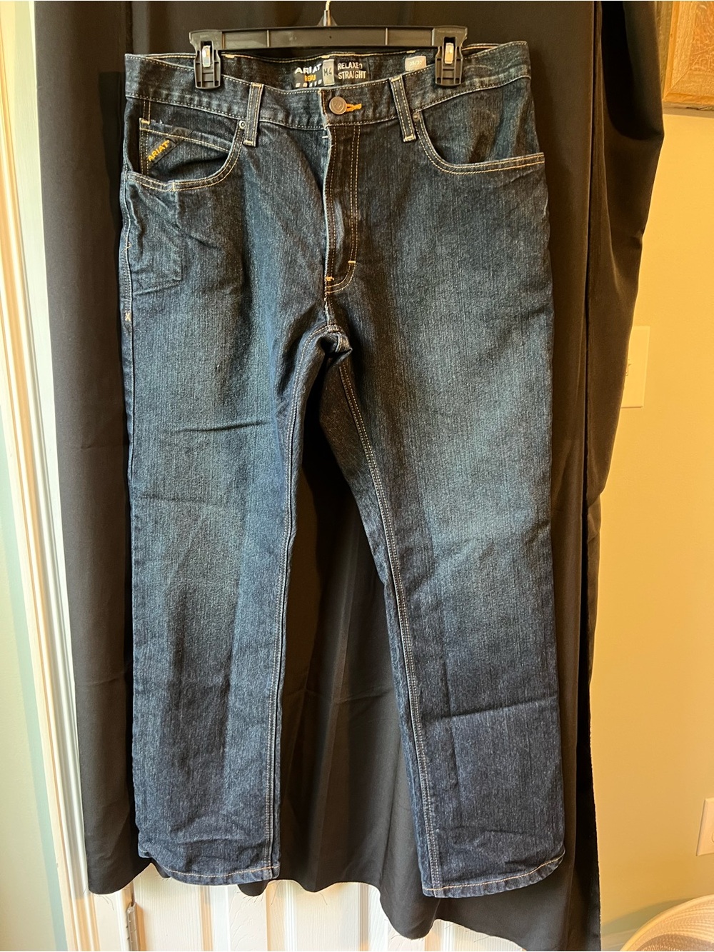 Ariat Men’s Relaxed Jeans in Dark Blue Denim